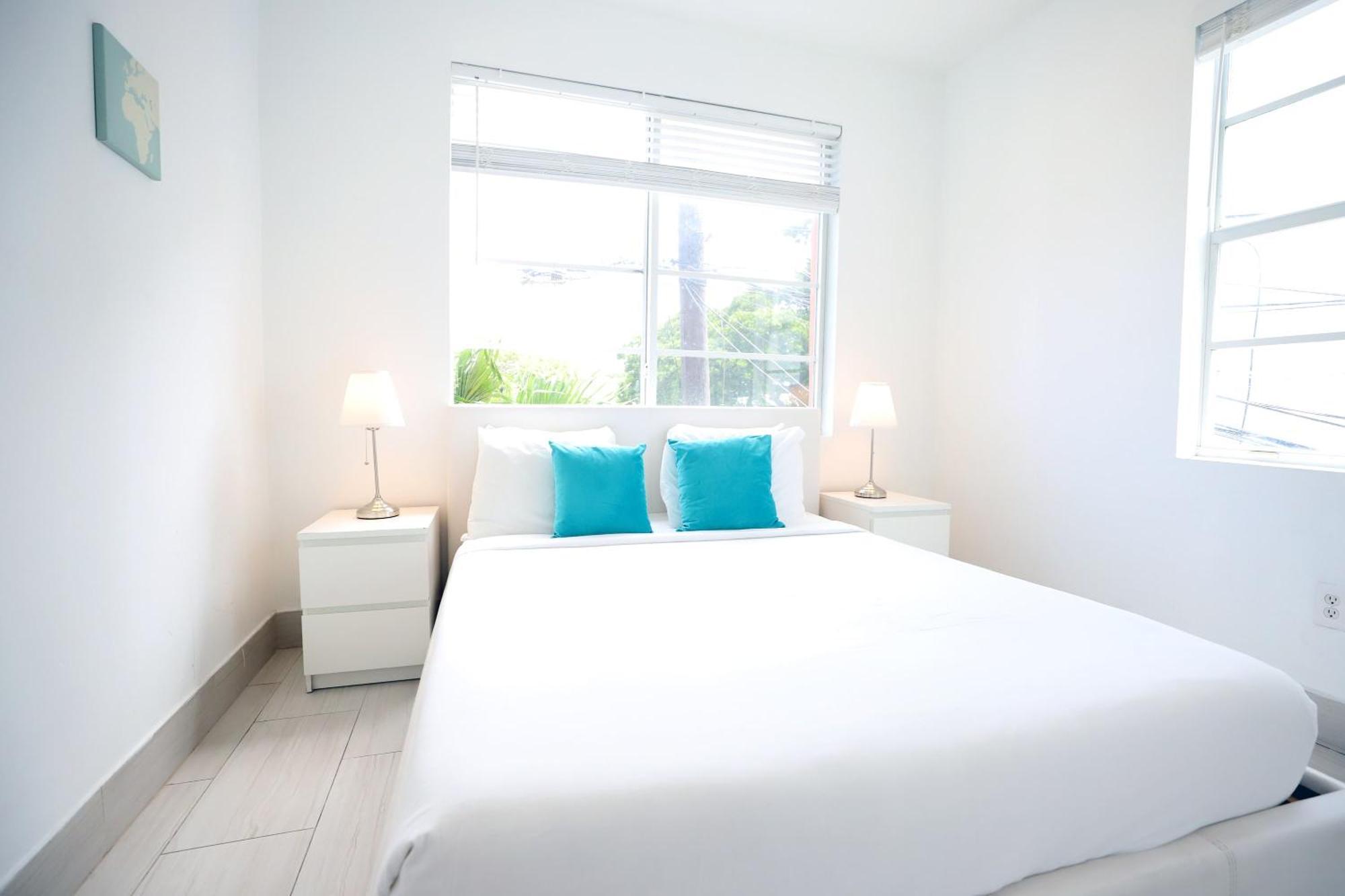 2 Bedroom Apartment 3 Minute Walk To South Beach & Ocean Drive マイアミビーチ エクステリア 写真