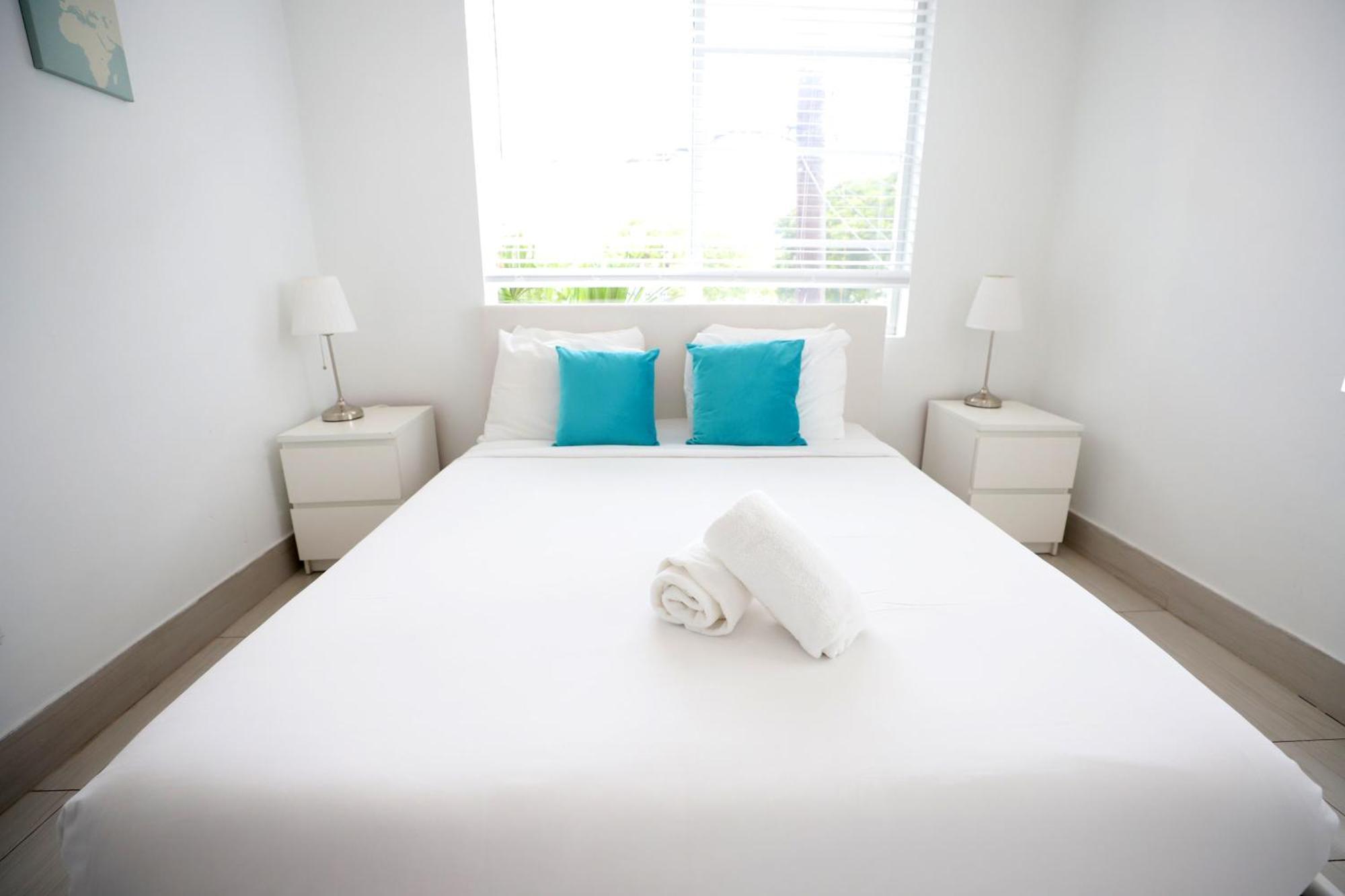 2 Bedroom Apartment 3 Minute Walk To South Beach & Ocean Drive マイアミビーチ エクステリア 写真