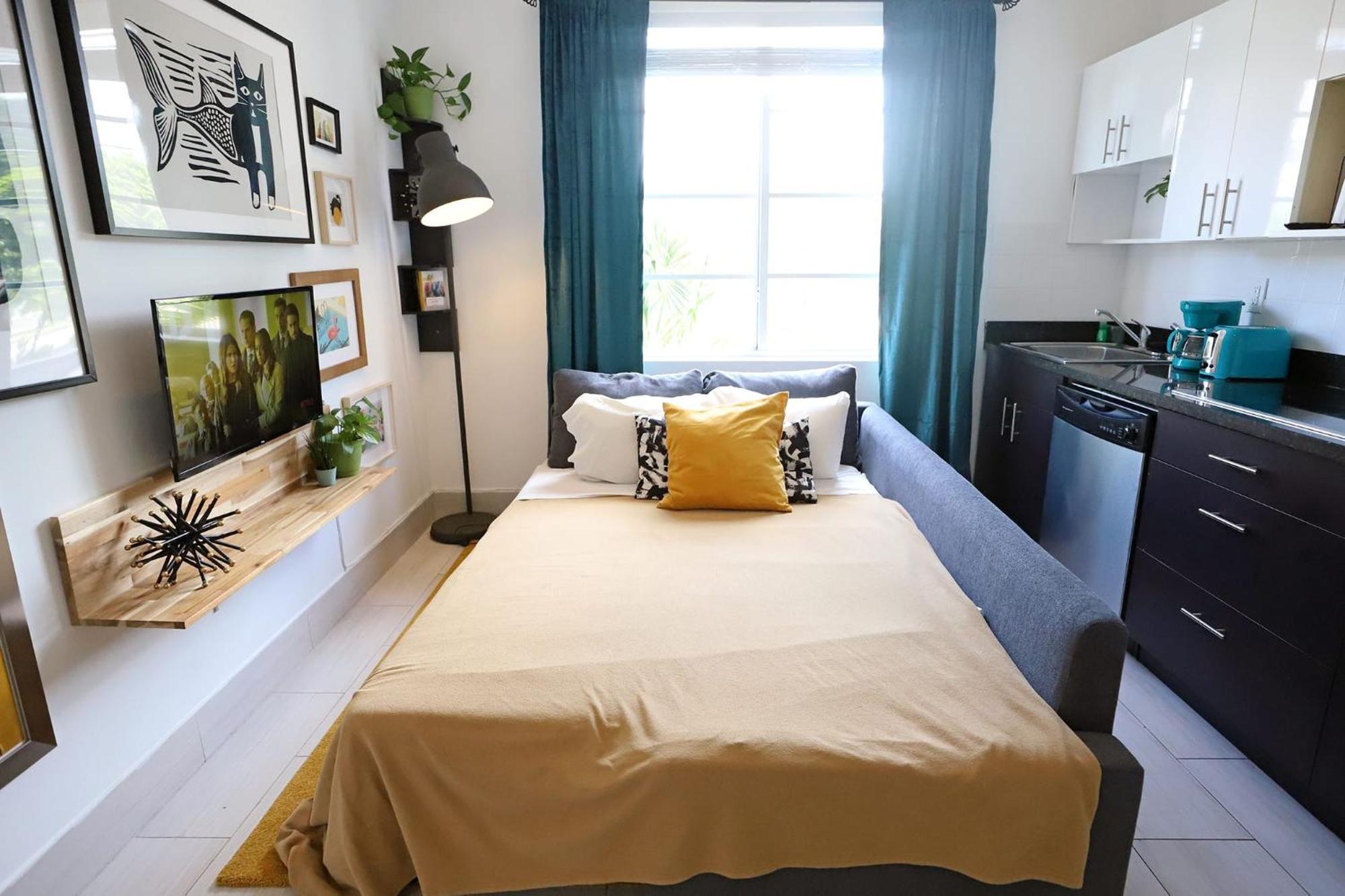 2 Bedroom Apartment 3 Minute Walk To South Beach & Ocean Drive マイアミビーチ エクステリア 写真
